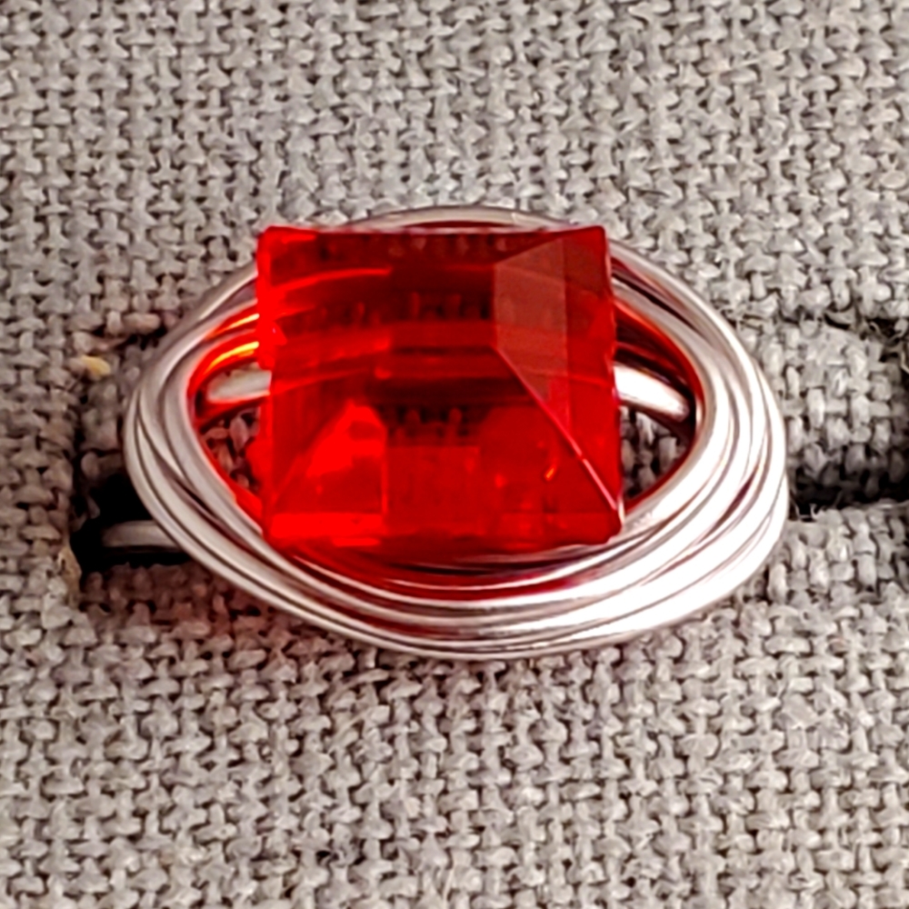 Red square bead wire ring